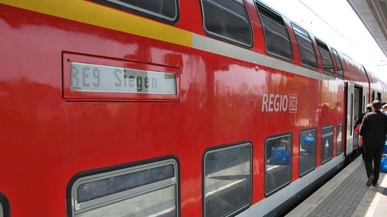 Ein Zug des Rhein-Sieg-Express