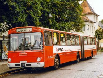 Ein Bus der ASEAG unterwegs auf der Linie 44 im Aachener Ortsteil Richterich