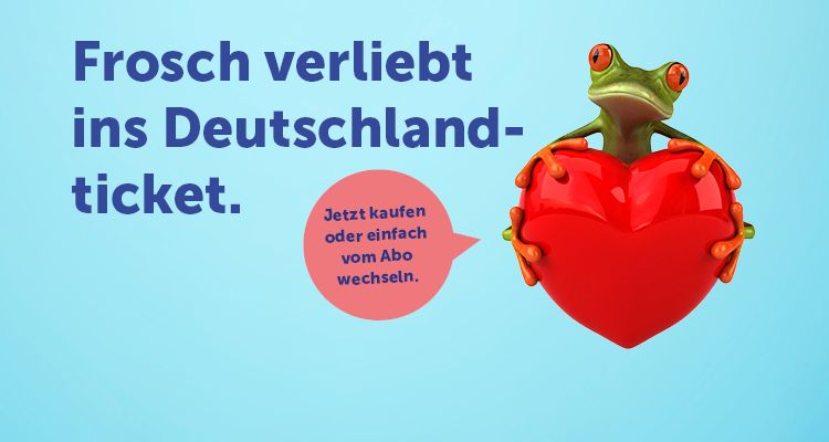 Kampagnenmotiv "Frosch verliebt ins Deutschlandticket" mit einem herzhaltenden Frosch