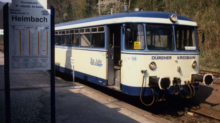 Ein historischer Triebwagen der Rurtalbahn 1993 in Heimbach