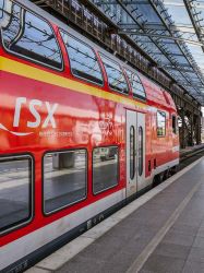 Der Rhein-Sieg-Express im Kölner Hauptbahnhof
