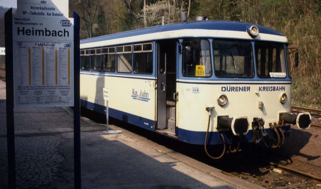 Ein historischer Triebwagen der Rurtalbahn 1993 in Heimbach