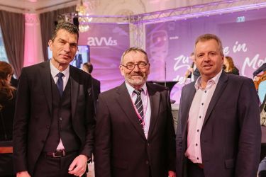 Die beiden AVV-Geschäftsführer Hans-Peter Geulen und Heiko Sedlaczek mit dem früheren AVV-Geschäftsführer Hans Joachim Sistenich