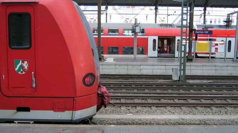 Züge der DB Regio NRW im Aachener Hauptbahnof
