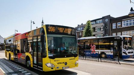 Belgischer und niederländischer Bus in Vaals an der Busstation