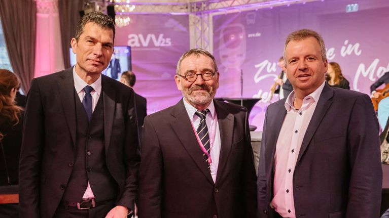 Die beiden AVV-Geschäftsführer Hans-Peter Geulen und Heiko Sedlaczek mit dem früheren AVV-Geschäftsführer Hans Joachim Sistenich