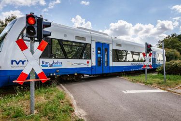 Ein Triebwagen der Rurtalbahn in Linnich