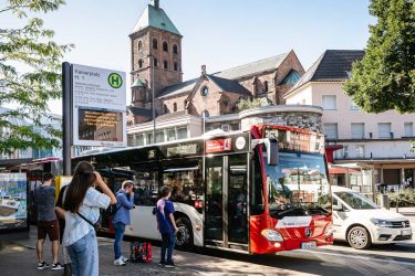 Ein ASEAG-Bus am Kaiserplatz in Aachen