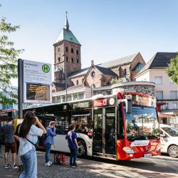 Ein ASEAG-Bus am Kaiserplatz in Aachen
